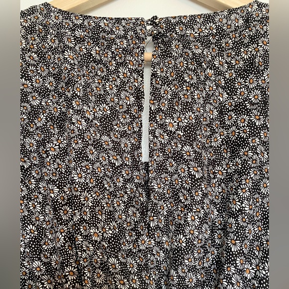 Cooperative long sleeve sunflower dress - Picture 4 of 5